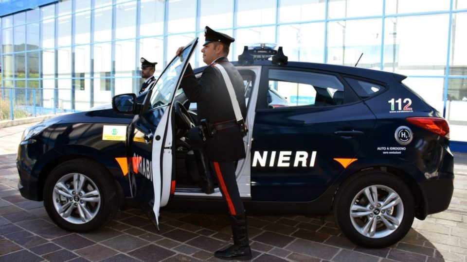 Hyundai-ix35-Fuel-Cell-Carabinieri-Bolzano-1.jpg