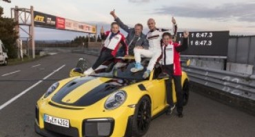 Porsche, la  911 GT2 RS stabilisce un nuovo record mondiale sulla Nordschleife del Nürburgring