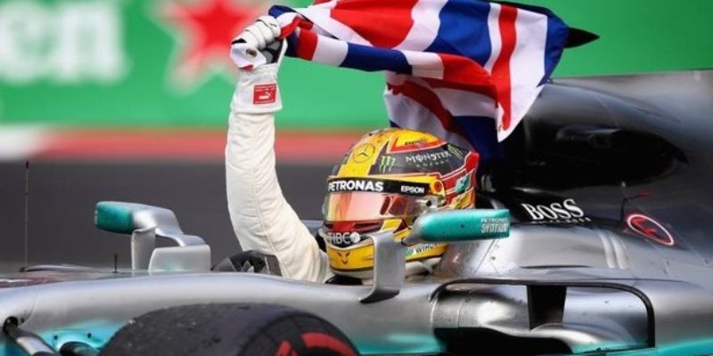 Lewis-Hamilton-Campione-del-Mondo-2017.jpg
