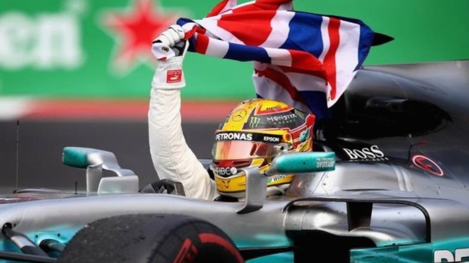 Lewis-Hamilton-Campione-del-Mondo-2017.jpg