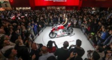Ducati Panigale V4, per il pubblico di EICMA 2017 è lei la più bella