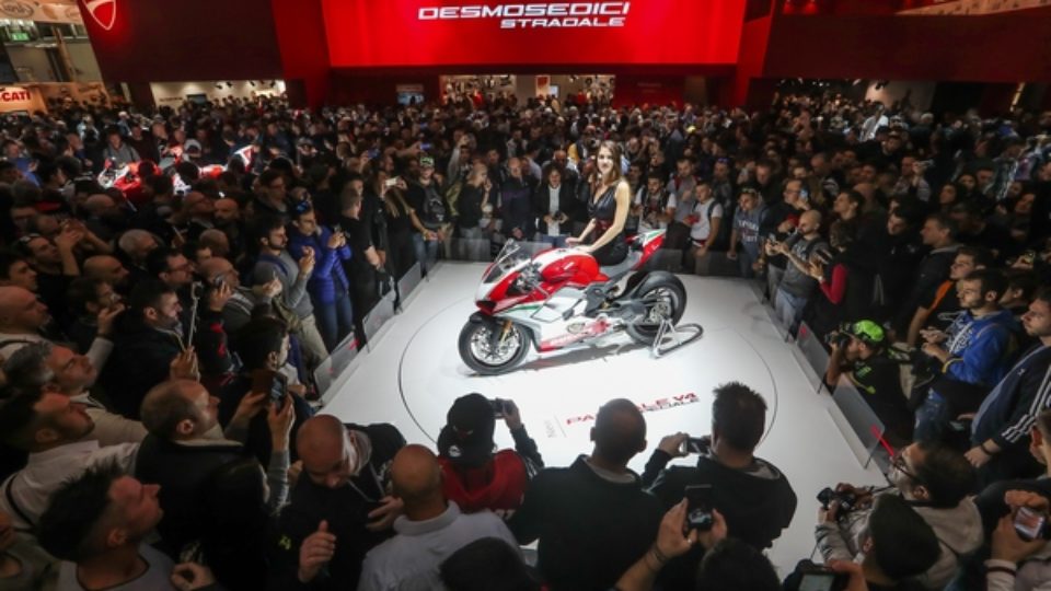 EICMA-2017-Ducati-Panigale-V4.jpg