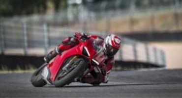 Pirelli, il nuovo Diablo™ Supercorsa SP al dubutto sulla Ducati Panigale V4