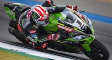 WSBK, in Thailandia Rea torna in cattedra e si aggiudica Gara 1