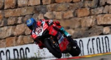 WSBK, Melandri chiude al comando le libere di Aragon