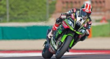 WSBK, Jonathan Rea Domina Gara 1 a Imola