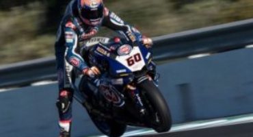 WSBK, Van Der Mark beffa tutti e vince Gara 1 a Donington