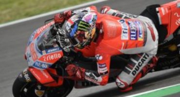 MotoGP, Jorge Lorenzo firma la pole a Barcellona