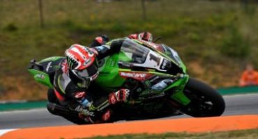 WSBK, Rea domina Gara 1 a Brno