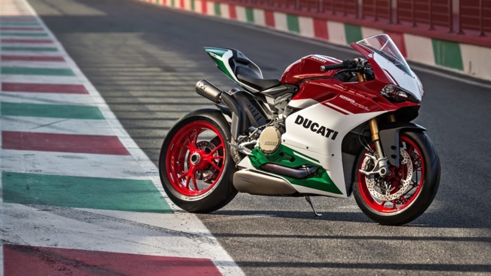 Ducati-1299-Panigale-R-Final-Edition-55-.jpg