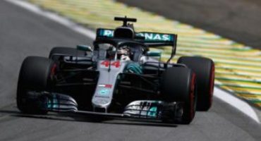 Formula 1, GP Brasile, vince Hamilton su uno sfortunato Verstappen. Mondiale Costruttori alla Mercedes