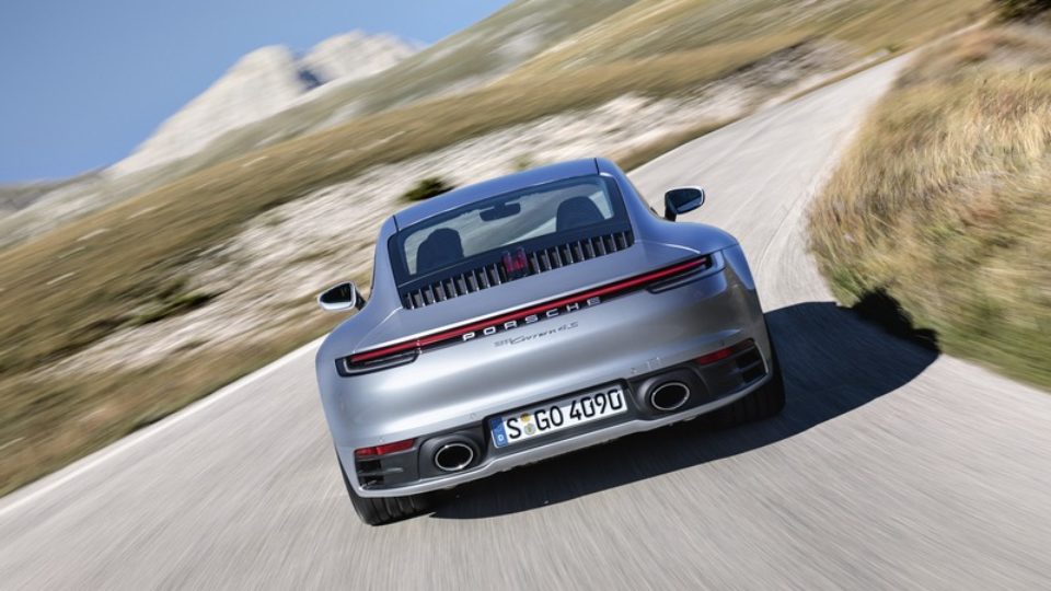 Nuova-Porsche-911-Carrera-4S...jpg