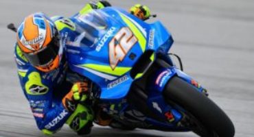 MotoGP, Rins chiude al comando le libere di Sepang