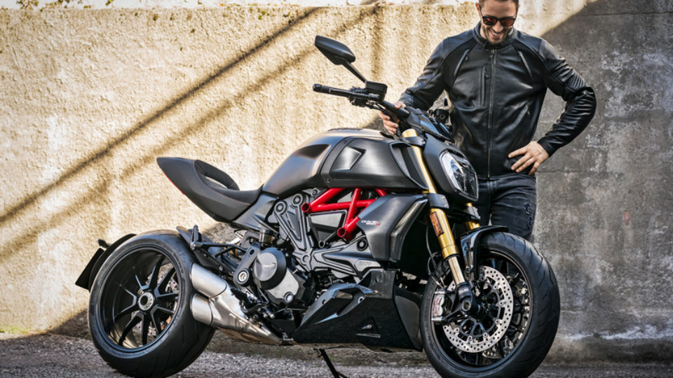 Ducati-Diavel-1260-e-Dovizioso.jpg