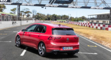 Volkswagen Golf Gti 8, la compatta sportiva si allinea all’ottava generazione