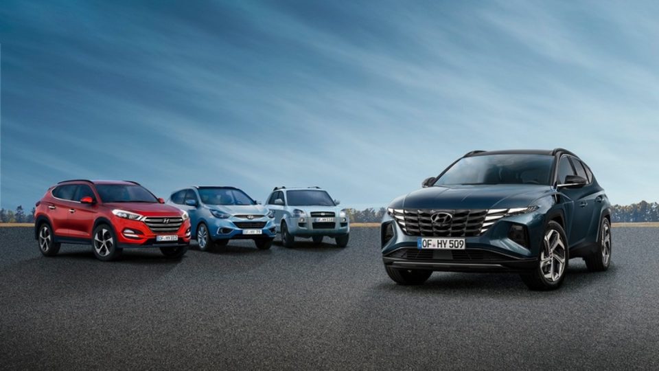 Hyundai-Tucson_all-generations.jpg